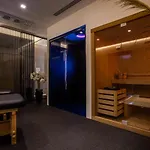 Hotiday Wallure
