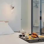 Hotiday Wallure Hotel