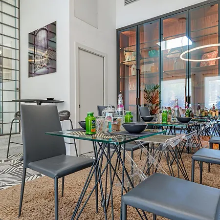 Hotel Hotiday Collection - Wallure