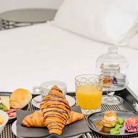Hotiday Collection - Wallure Hotel 4*
