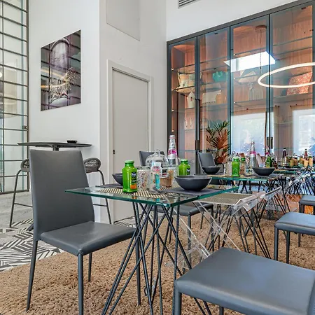 Otel Hotiday Wallure